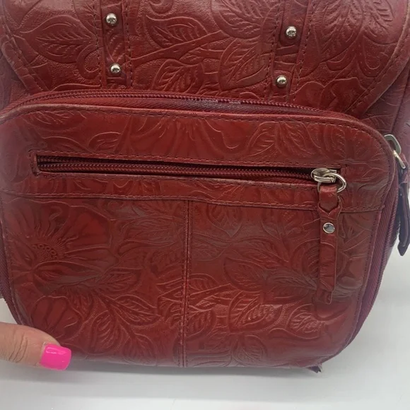 Gun Tote’n Mamas red leather crossbody bag w/ studs. Gun holder missing MCB4525A - Picture 9 of 16